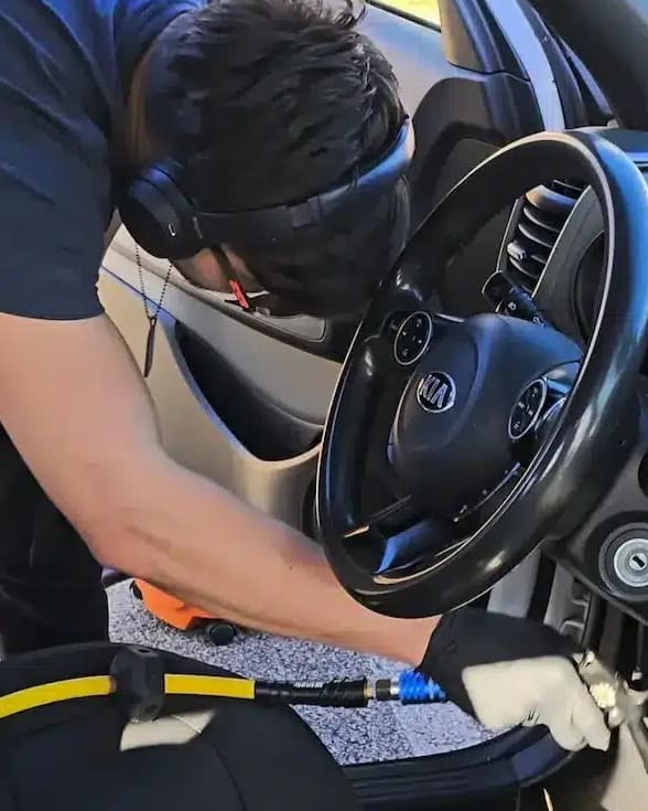 Interior Mini Detailing – professional vacuum cleaning of car seats and carpets
